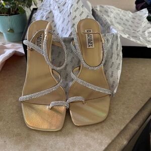 Badgley  Mischka Strappy shoes